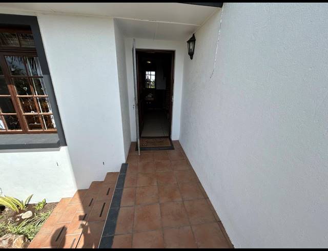 4 BEDROOM HOUSE FOR SALE IN WAVECREST